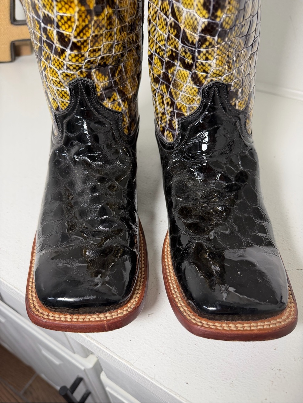 Ferrini Womens 10B Black Patent Snake Print Cowboy Boots Exotic Western - Picture 3 of 9